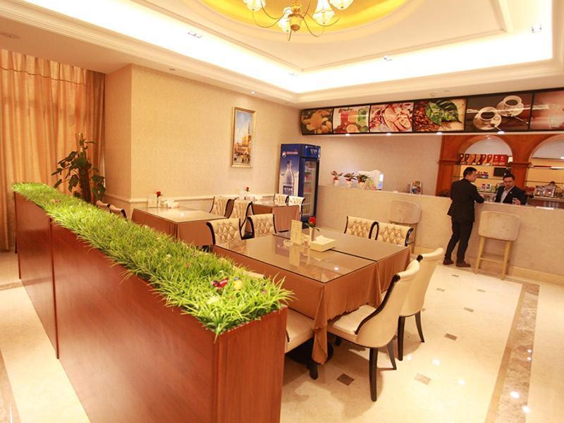 Vienna International Hotel Guigang Hecheng Road Buitenkant foto